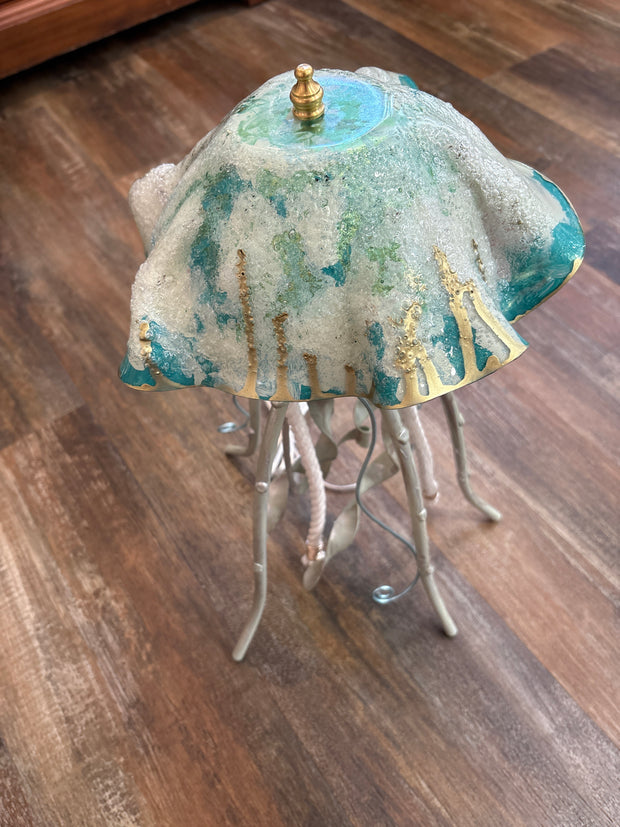 Sculpted Accent Jellyfish Lamp